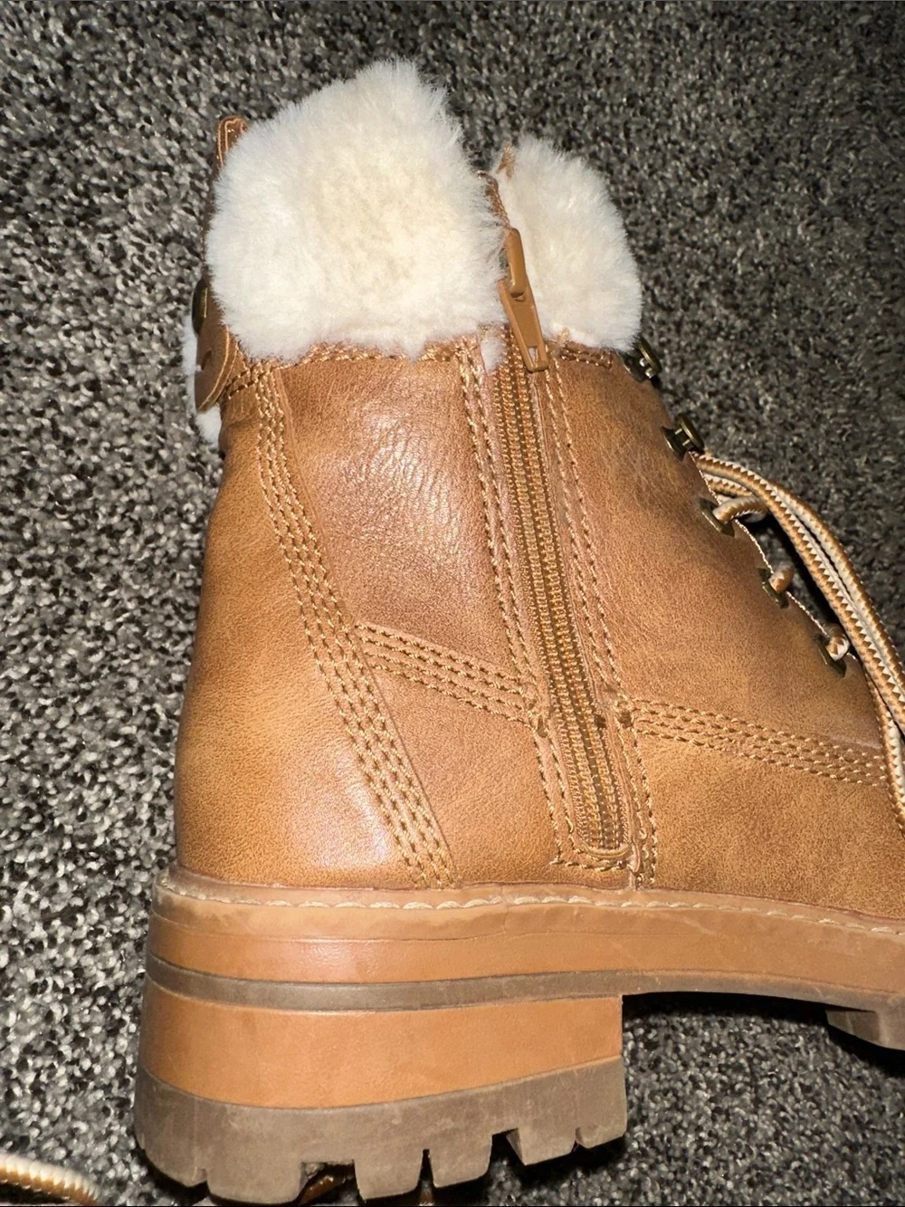 Madden Girl Tan Faux-Fur Lined Lace-Up Winter Boots 7.5 Fall Family Holiday